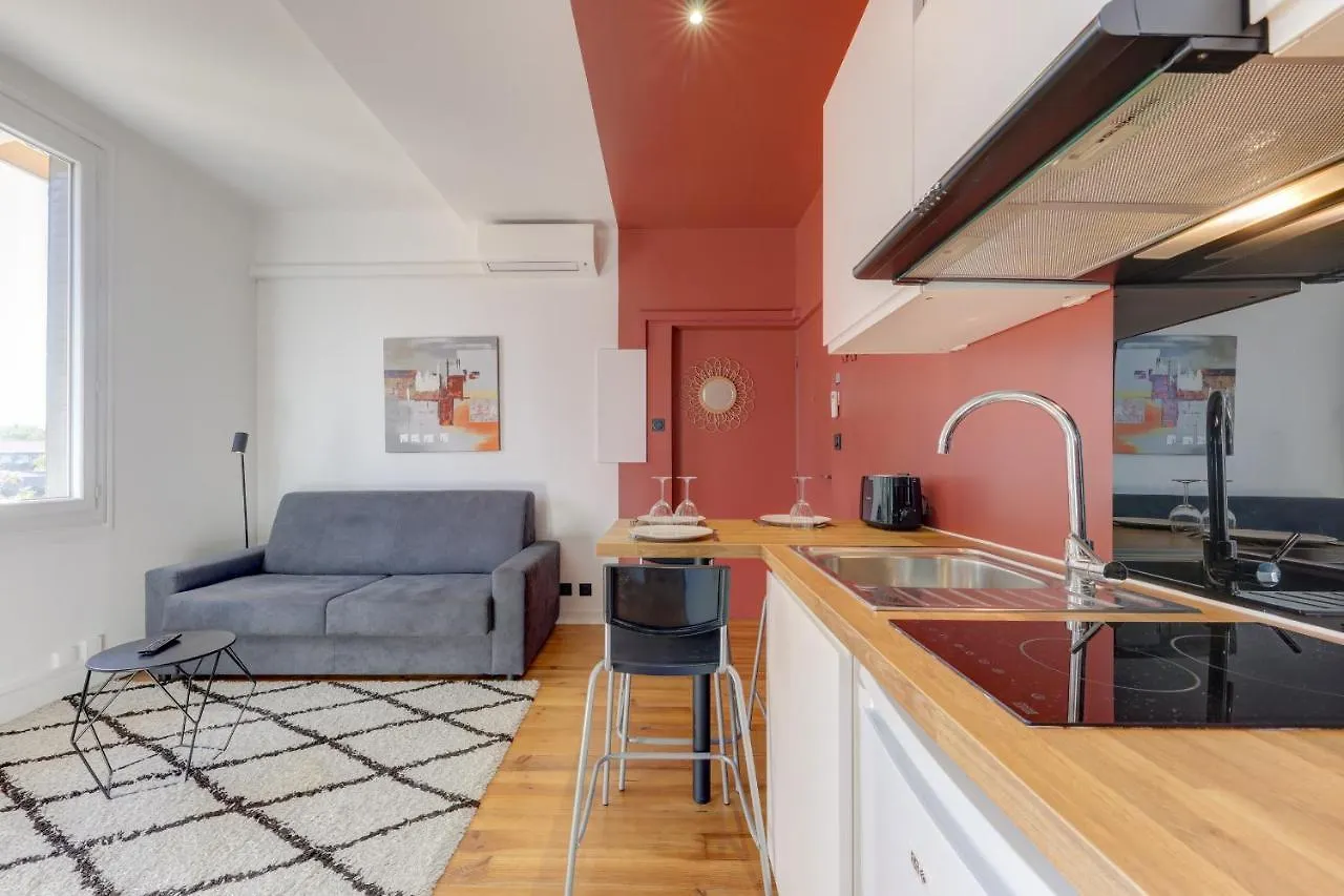 Terracotta-T2-Clim-Parking Gratuit Prive Apartment Pierre-Benite